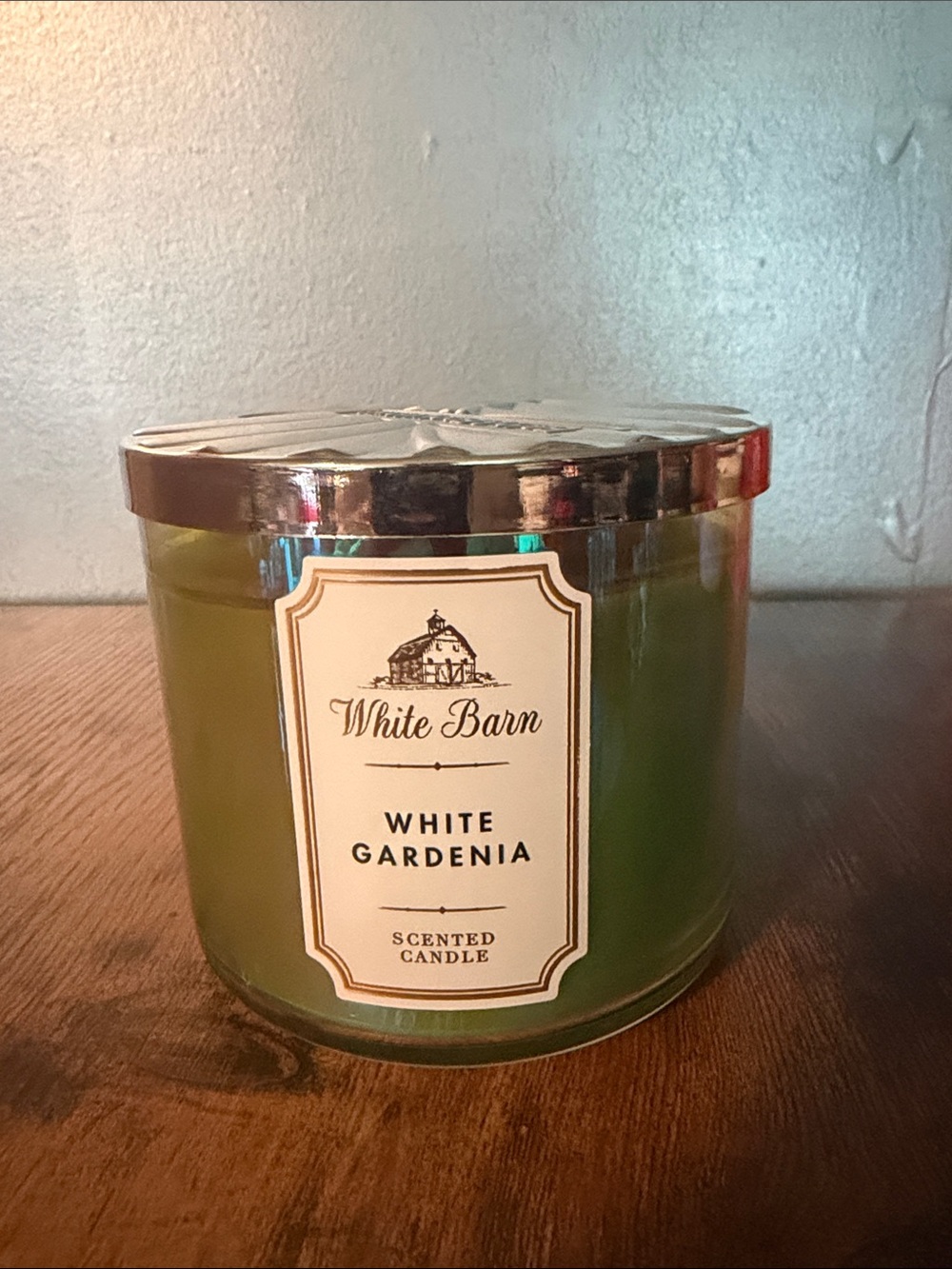 Bath & Body Works White Barn White Gardenia, 3 Wick - New
